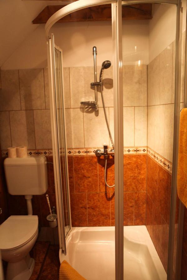 Barokk Antik Guest House Kecskemet Room photo