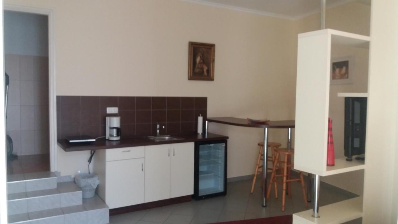 Barokk Antik Guest House Kecskemet Exterior photo